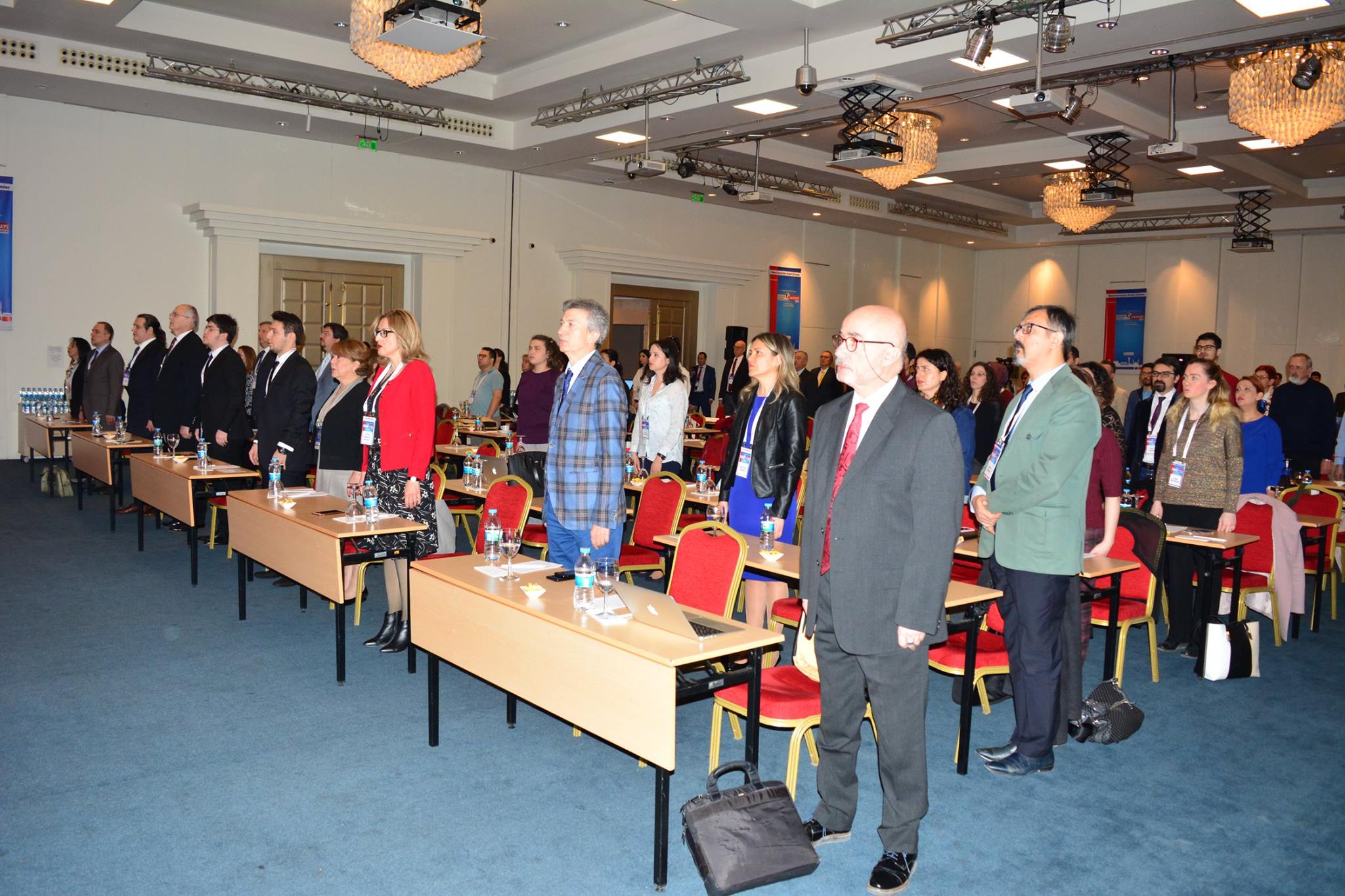İNFEKSİYON DÜNYASI ÇALIŞTAYI 2018, saygı duruşu ve İstiklal Marşımızın ardından Dr. Numan İlteriş ÇEVİK, Teletıp ve Eğitim Derneği Başkanı Prof. Dr. Hamdi AKAN ile Çalıştay Başkanları Prof. Dr. Dilek ARMAN ve Prof. Dr. İsmail BALIK'ın açılış konuşmalarıyla 22 Mart 2018, Perşembe günü saat 09.00’da Wyndham Otel, Ankara’da 142 katılımla başladı.