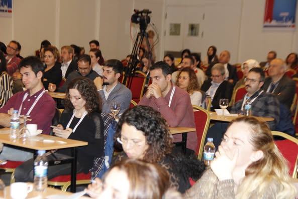 İnfeksiyon Dünyası Çalıştayı 2018’in, “KLİNİSYEN İSTATİSTİKÇİYE KARŞI (MI?)” oturumu 128 katılımla gerçekleşti. 1. Gün, 22 Mart 2018.