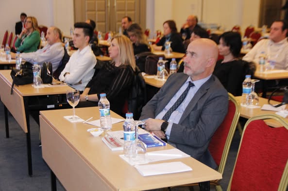 İnfeksiyon Dünyası Çalıştayı 2018’in, “SAĞLIK SEKTÖRÜNDE KİŞİSEL VERİLERİN KORUNMASI” konferansı Av. Göksu Hazar ERDİNÇ tarafağından gerçekleştirildi. 2. Gün, 23 Mart 2018