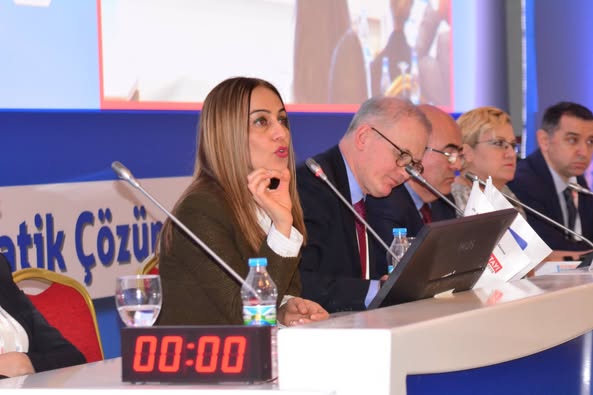 İnfeksiyon Dünyası Çalıştayı 2018’in, “YOĞUN BAKIM İNFEKSİYONLARI: HAYATIMIZ “MANTAR” MI?” oturumu 141 katılımla gerçekleşti. 2. Gün, 23 Mart 2018.