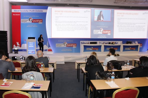 İnfeksiyon Dünyası Çalıştayı 2018’in, “SAĞLIK SEKTÖRÜNDE KİŞİSEL VERİLERİN KORUNMASI” konferansı Av. Göksu Hazar ERDİNÇ tarafağından gerçekleştirildi. 2. Gün, 23 Mart 2018