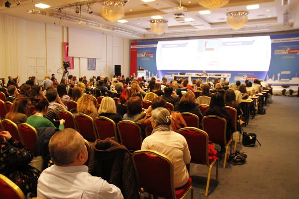 İnfeksiyon Dünyası Çalıştayı 2018’in, “AKILCI ANTİBİYOTİK KULLANIMI” oturumu 252 katılımla gerçekleşti. 4. Gün, 25 Mart 2018.