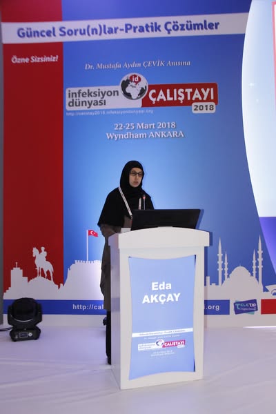 İnfeksiyon Dünyası Çalıştayı 2018’in, “HIV/AIDS: LABORATUVAR” oturumu Dr. Jale  AYTAÇ SARIDOĞAN ve Dr. Aygen TÜMER’in gerçekleştirdiği ROLEPLAY eşliğinde 144 katılımla tamamlandı. 3. Gün, 24 Mart 2018.