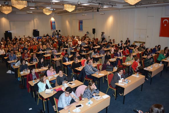 İnfeksiyon Dünyası Çalıştayı 2018’in, “SAĞLIK HİZMETİ İLİŞKİLİ İNFEKSİYONLAR: MİKROBİYOLOJİ LABORATUVARI-KLİNİSYEN İŞBİRLİĞİ” oturumu Elektronik Oylama eşliğinde 243 katılımla gerçekleşti. 2. Gün, 23 Mart 2018.