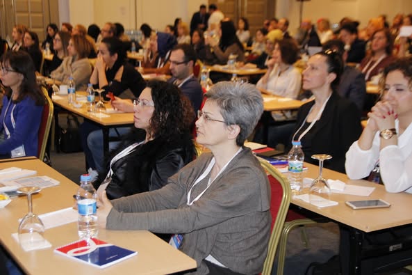 İnfeksiyon Dünyası Çalıştayı 2018’in, “HIV/AIDS: LABORATUVAR” oturumu Dr. Jale  AYTAÇ SARIDOĞAN ve Dr. Aygen TÜMER’in gerçekleştirdiği ROLEPLAY eşliğinde 144 katılımla tamamlandı. 3. Gün, 24 Mart 2018.