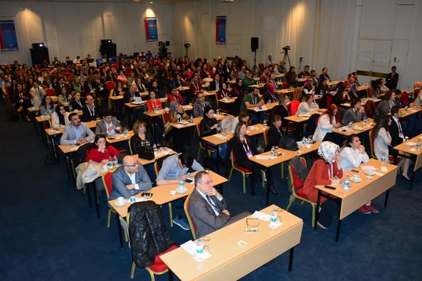 İnfeksiyon Dünyası Çalıştayı 2018’in, “AKILCI ANTİBİYOTİK KULLANIMI” oturumu 252 katılımla gerçekleşti. 4. Gün, 25 Mart 2018.