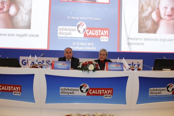 İnfeksiyon Dünyası Çalıştayı 2018’in, “HIV/AIDS: LABORATUVAR” oturumu Dr. Jale  AYTAÇ SARIDOĞAN ve Dr. Aygen TÜMER’in gerçekleştirdiği ROLEPLAY eşliğinde 144 katılımla tamamlandı. 3. Gün, 24 Mart 2018.