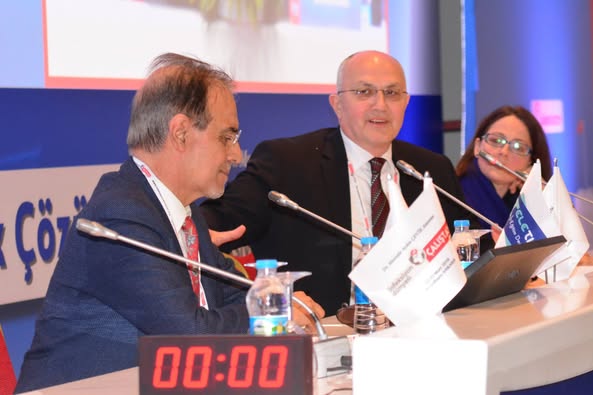 İnfeksiyon Dünyası Çalıştayı 2018’in, “AŞI KARŞITLIĞI İLE MÜCADELE VE AŞI TEKNOLOJİSİNDE YENİLİKLER” oturumu 307 katılımla gerçekleşti. 4. Gün, 25 Mart 2018. 