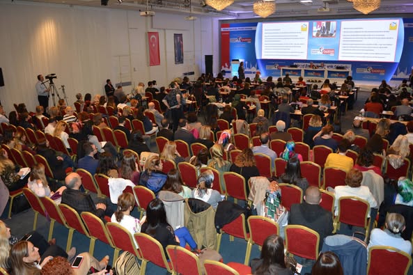 İnfeksiyon Dünyası Çalıştayı 2018’in, “SAĞLIK HİZMETİ İLİŞKİLİ İNFEKSİYONLAR: MİKROBİYOLOJİ LABORATUVARI-KLİNİSYEN İŞBİRLİĞİ” oturumu Elektronik Oylama eşliğinde 243 katılımla gerçekleşti. 2. Gün, 23 Mart 2018.